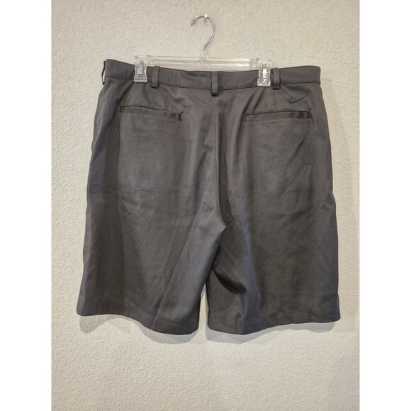 Nike Golf Men's‎ Performance Flat Front Golf Shorts Charcoal Gray Size 36 - Picture 2 of 5